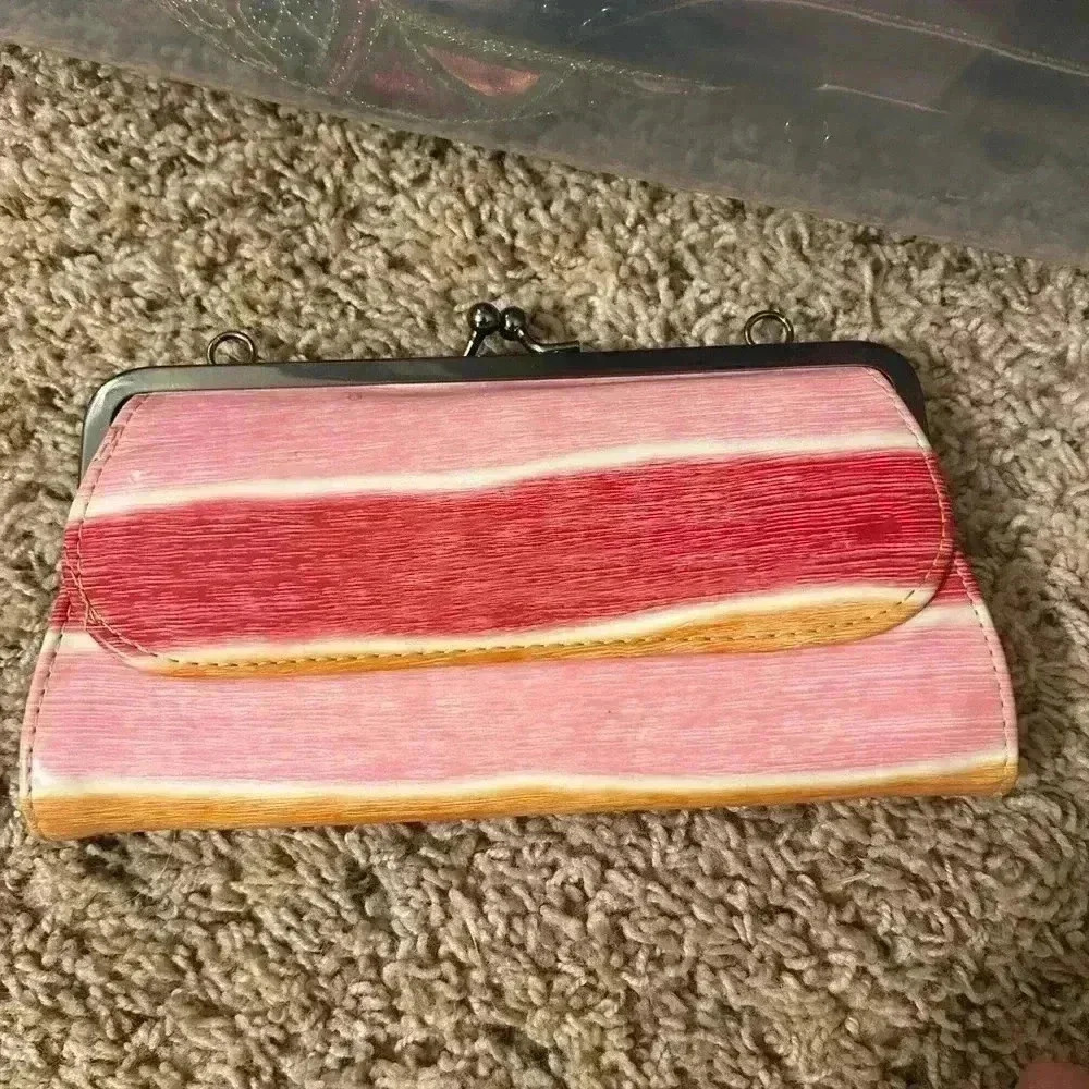 Vintage and rare patent leather unbranded wallet